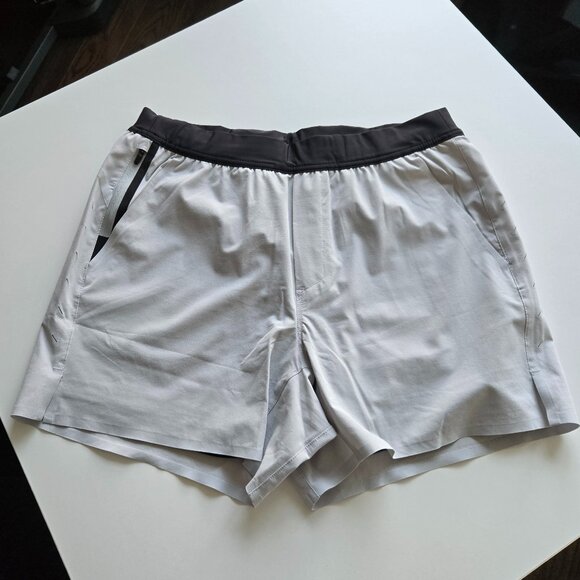 Ten Thousand Interval Short 5" Liner - Large - Light Grey